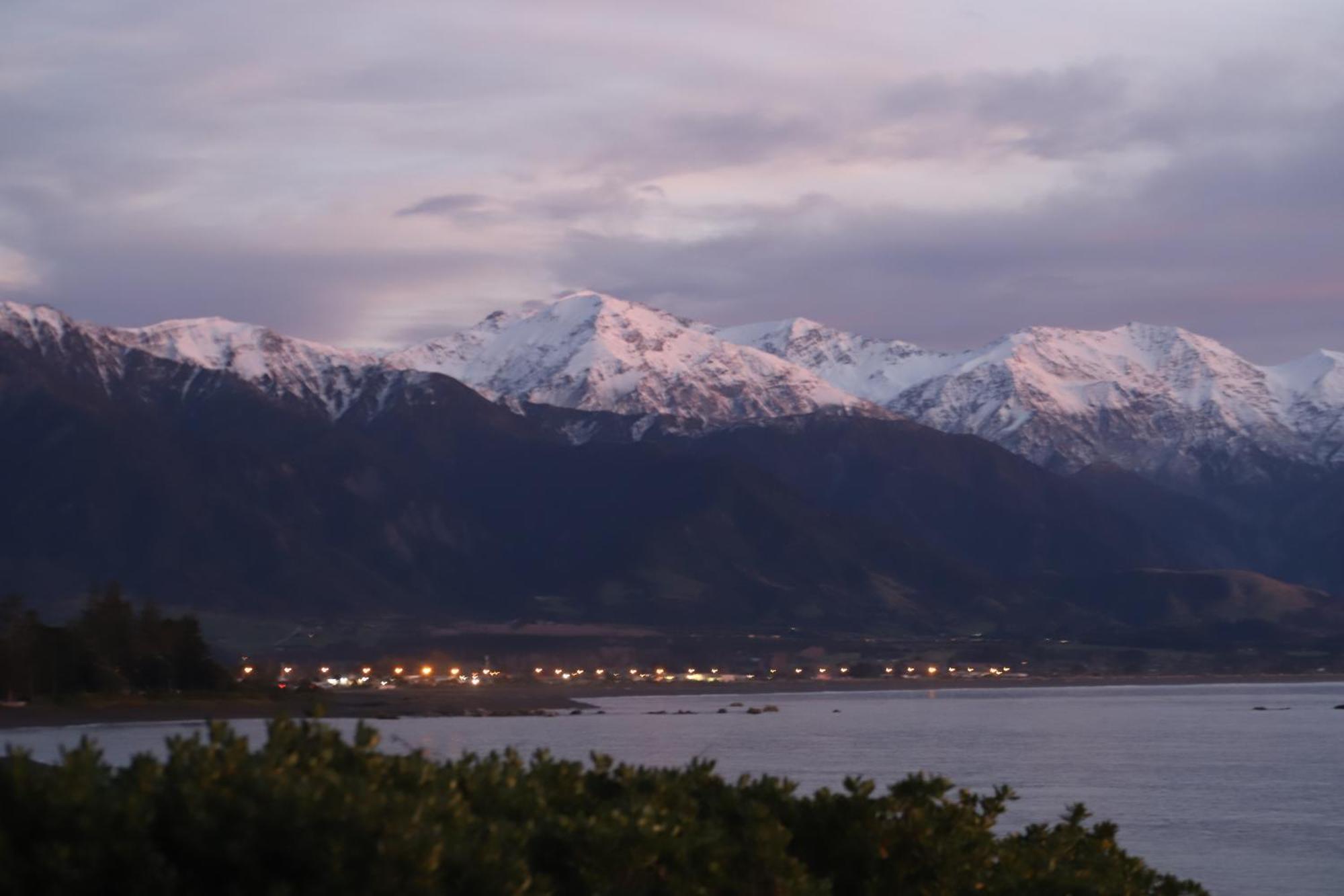 Sierra Beachfront Motel Kaikoura Exterior photo